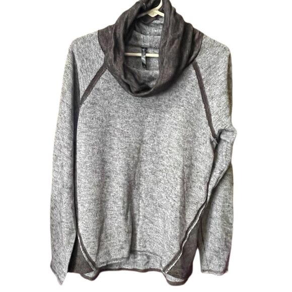 Kuhl size Xl Lea Cowl neck pullover. - Picture 2 of 8